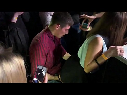 ❤️ Прави секс у руском ноћном клубу. 18-годишња Рускиња у анусу и вагини јебана у ноћном клубу ☑ Домаћи порно на sr.naughtyhentai.ru ❌